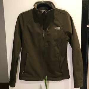 Women’s M North Face Shell